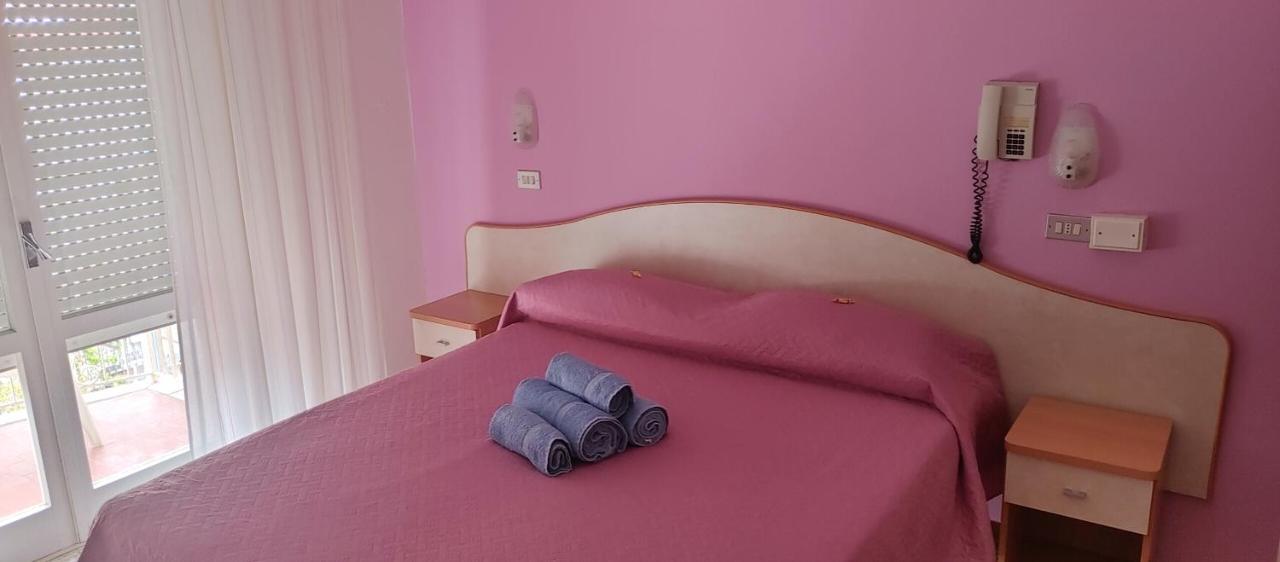 Hotel Adriatico Белларія-Іджеа-Марина Екстер'єр фото