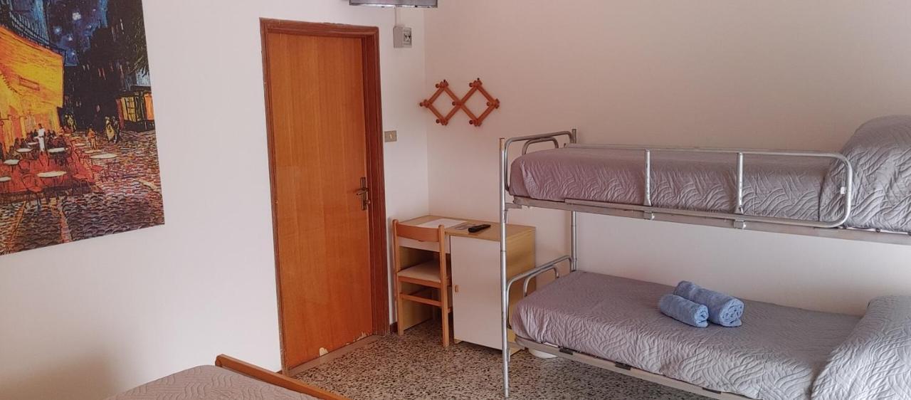 Hotel Adriatico Белларія-Іджеа-Марина Екстер'єр фото