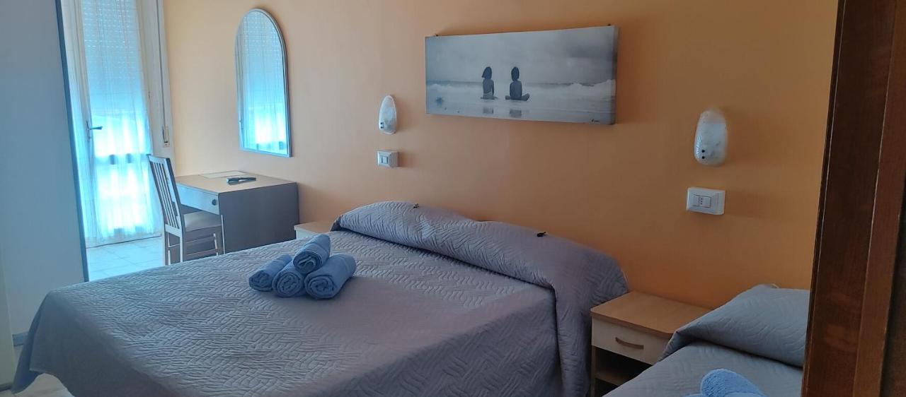 Hotel Adriatico Белларія-Іджеа-Марина Екстер'єр фото