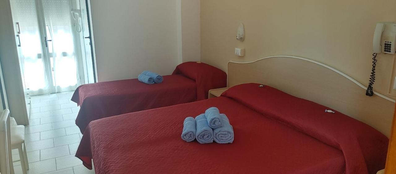 Hotel Adriatico Белларія-Іджеа-Марина Екстер'єр фото