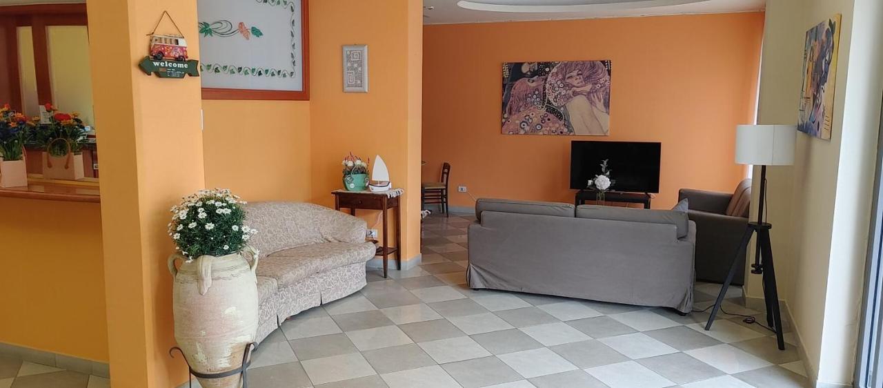 Hotel Adriatico Белларія-Іджеа-Марина Екстер'єр фото