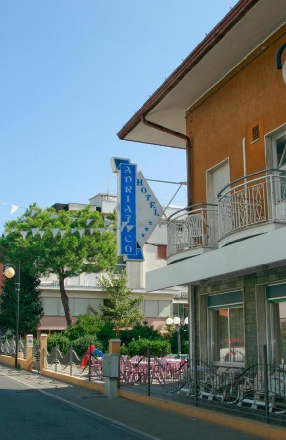 Hotel Adriatico Белларія-Іджеа-Марина Екстер'єр фото