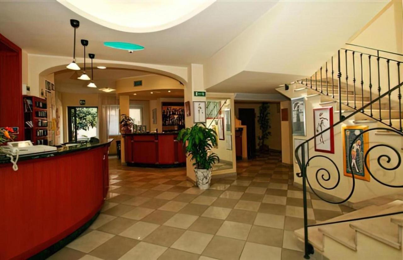 Hotel Adriatico Белларія-Іджеа-Марина Екстер'єр фото
