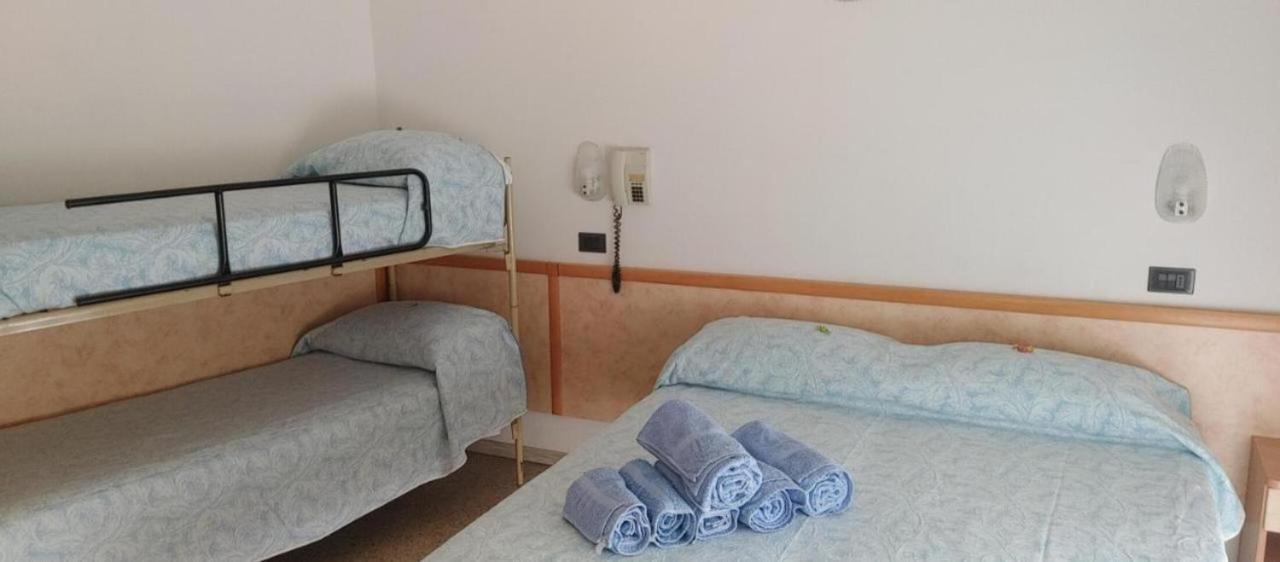 Hotel Adriatico Белларія-Іджеа-Марина Екстер'єр фото