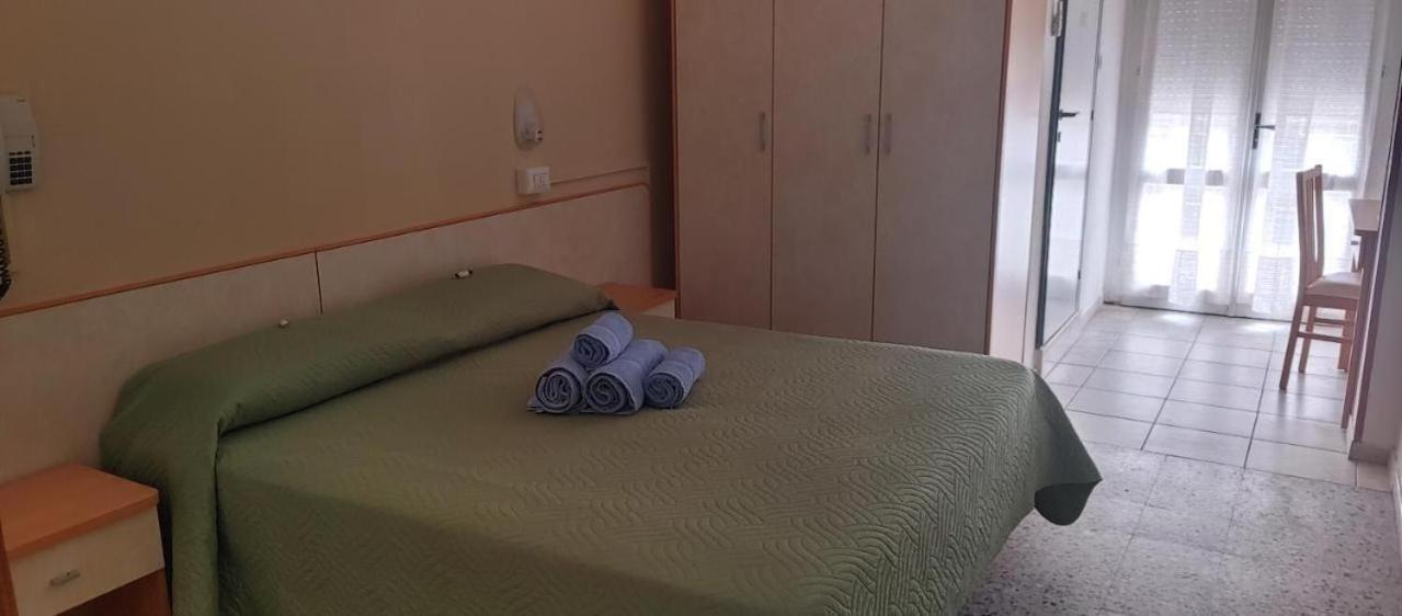 Hotel Adriatico Белларія-Іджеа-Марина Екстер'єр фото