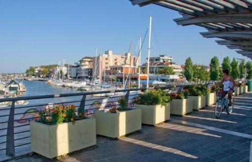 Hotel Adriatico Белларія-Іджеа-Марина Екстер'єр фото