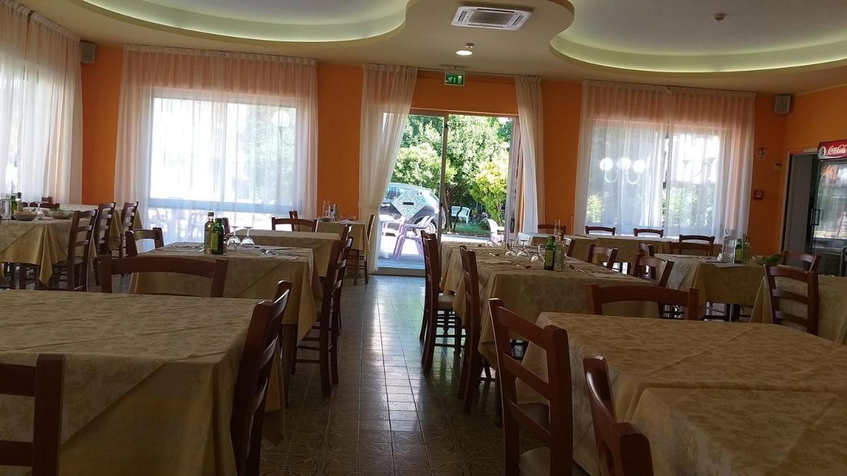 Hotel Adriatico Белларія-Іджеа-Марина Екстер'єр фото